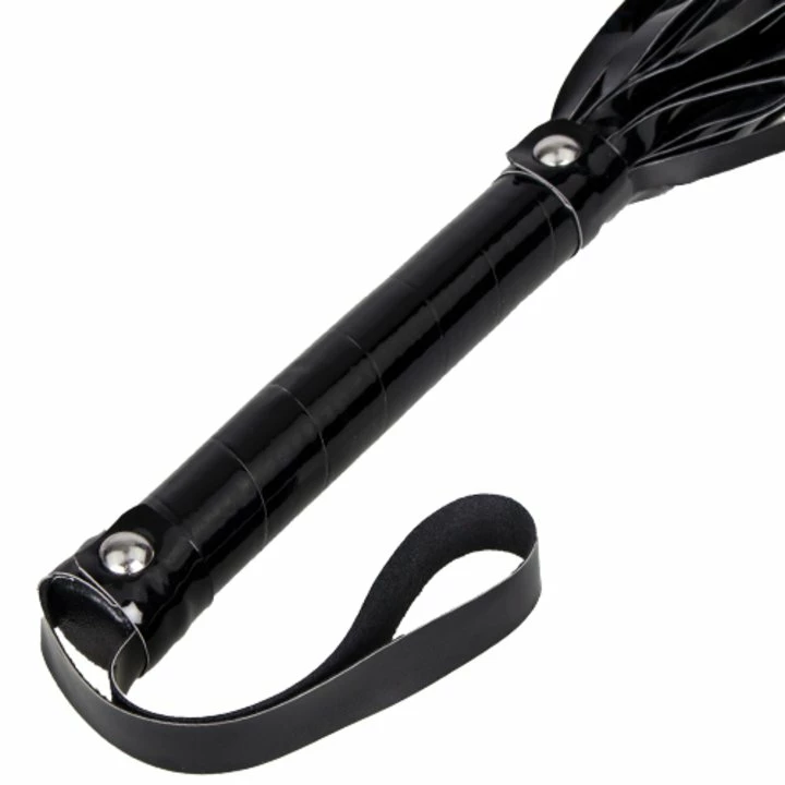 Deals โจ Bondara Black Patent Faux Leather Flogger ? 21 Inch ๐งจ 5 Deals โจ Bondara Black Patent Faux Leather Flogger ? 21 Inch ๐งจ - Image 3
